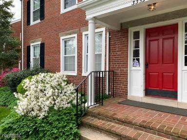 Main picture of 3359 S Wakefield St