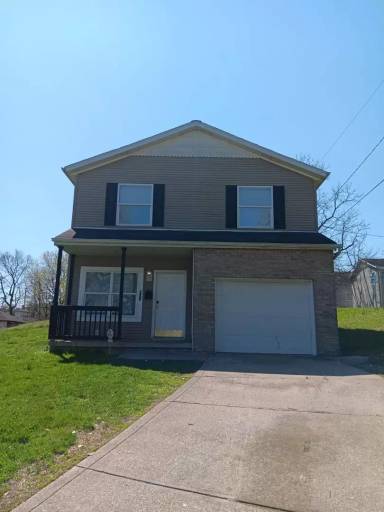 Main picture of 421 W Jefferson St