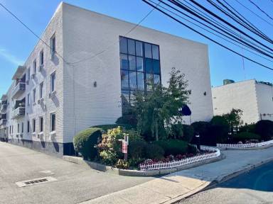 Main picture of 69 Cove Rd