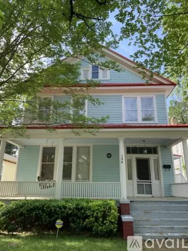 Main picture of 134 Broad St