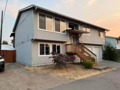 Main picture of 3730 S Tyler St
