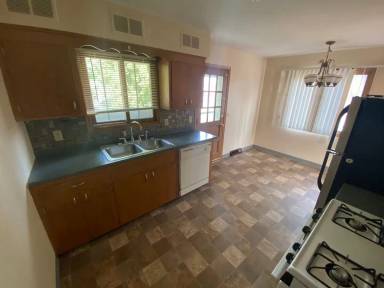 Main picture of 2109 W 90th St