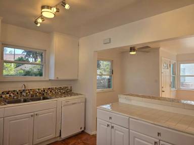 Main picture of 311 Windward Ave