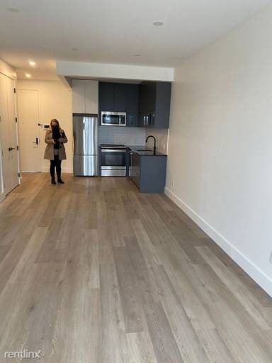 Main picture of 2525 3rd Ave