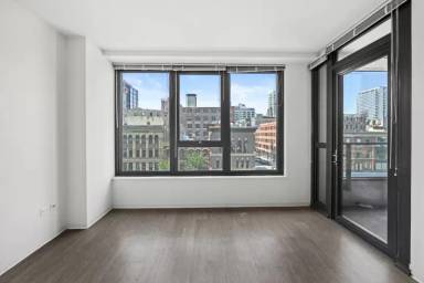 Main picture of 711 N Wells St