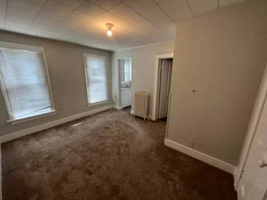Main picture of 318 W 2nd St