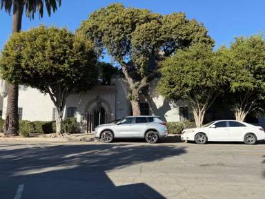 Main picture of 635 E 9th St