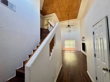 Main picture of 10408 Toscana St NW