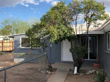 Main picture of 2402 E Cameron Vis