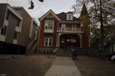 Main picture of 915 Oakland Ave