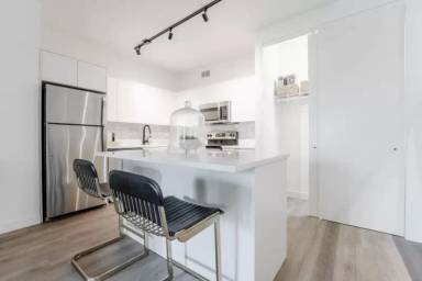 Main picture of 12 W Chestnut St