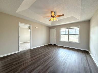 Main picture of 935 Lindsey Dr