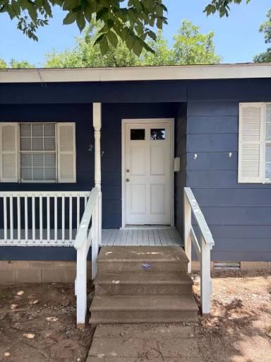 Main picture of 207 S 15th St