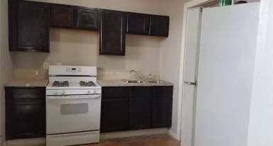 Main picture of 11033 S Vernon Ave