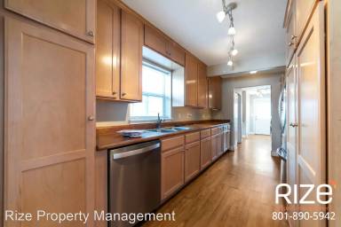 Main picture of 324 E Westminster Ave