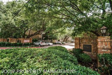 Main picture of Oaks On The Bend Condos