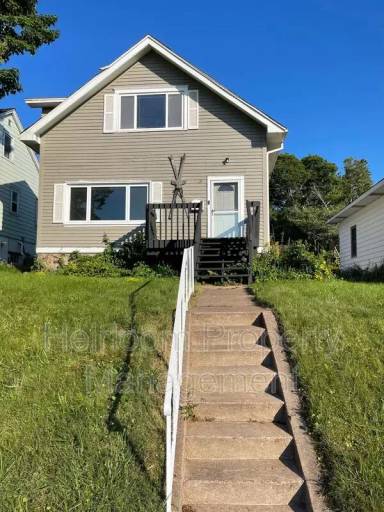 Main picture of 709 E Skyline Pkwy