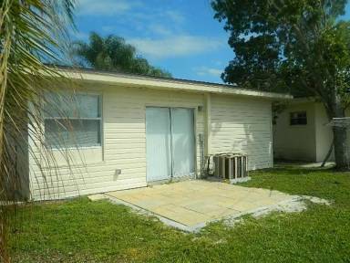 Main picture of 2750 Lakeview Dr