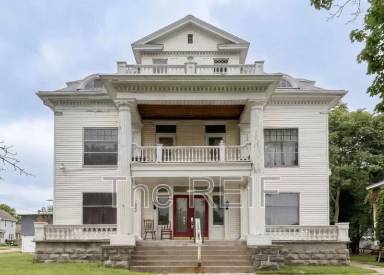 Main picture of 1025 N Washington Ave