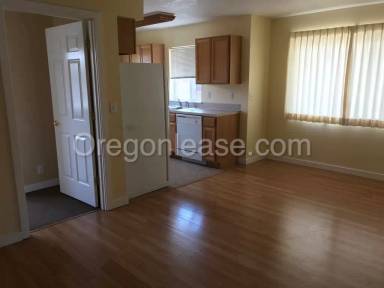 Main picture of 1635 Patterson Aly