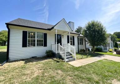 Main picture of 601 E Jones Ave