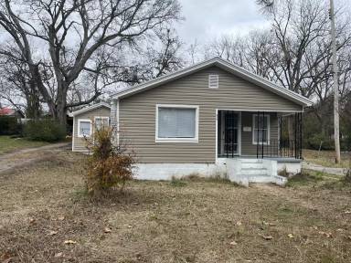 Main picture of 615 30th St S