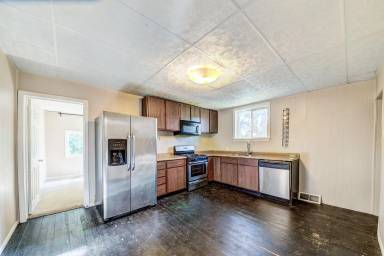 Main picture of 1401 W Sycamore St