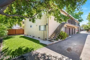 Main picture of 695 W Valley Dr