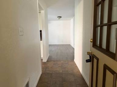 Main picture of 5913 Enid St