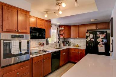 Main picture of 2031 E Glenn St