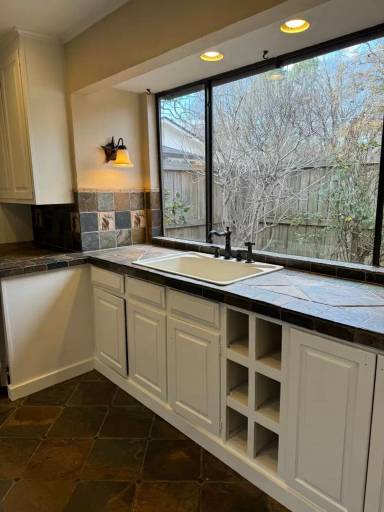 Main picture of 636 Town Oaks Cir