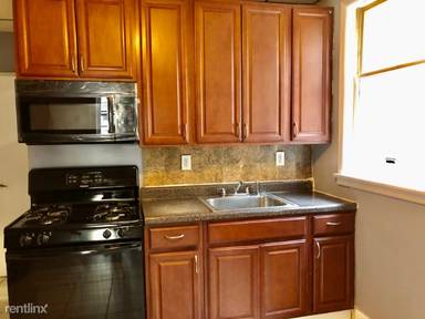 Main picture of 92 W 24th St