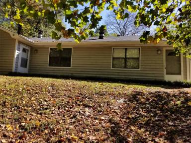 Main picture of 1330 White Oak Dr