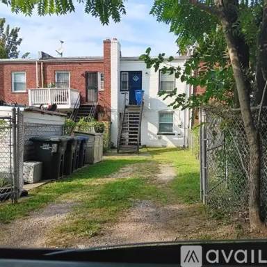 Main picture of 4127 Hunt Pl NE