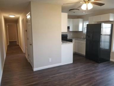 Main picture of 260 N Jackson St