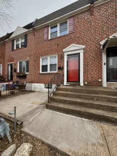 Main picture of 1074 N Academy Ave