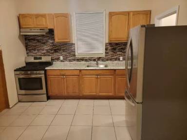 Main picture of 281 Avenue E