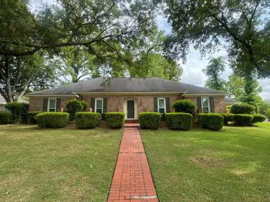 Main picture of 4600 Fox Den Ln