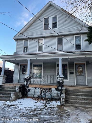 Main picture of 885 Evangeline Rd