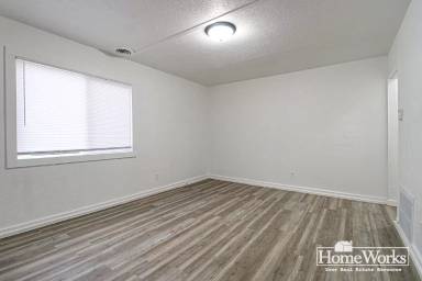 Main picture of 2001 S Warren St