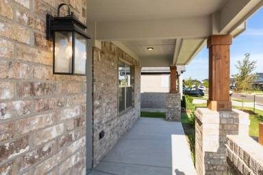Main picture of 16116 Quiet Storm Dr