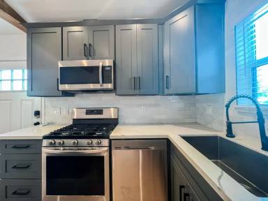Main picture of 3795 Rosewood Ave