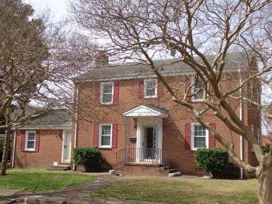 Main picture of 7221 Midfield St