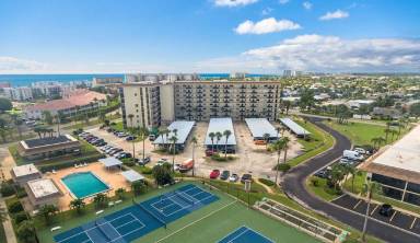 Main picture of Harbour Royale Condominium