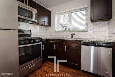 Main picture of 7539 N Bell Ave