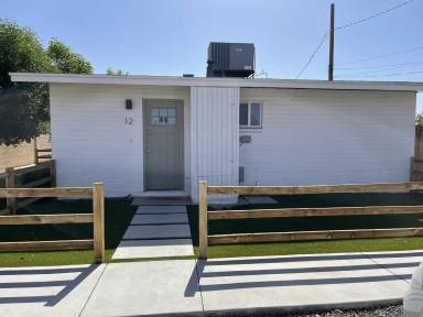 Main picture of 142 N Elm St