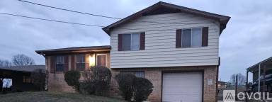 Main picture of 608 Old Pine Rd