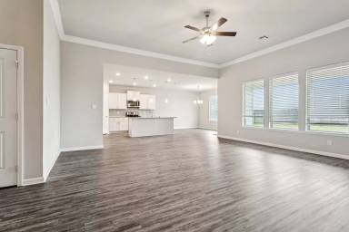 Main picture of 5653 Oakworth St