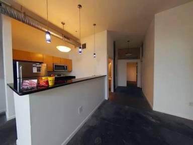 Main picture of T & E Apartments