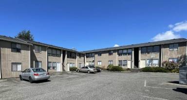 Main picture of 2328 Queen St